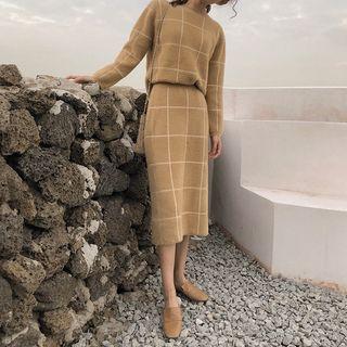 Set: Plaid Sweater + Knit Midi Skirt