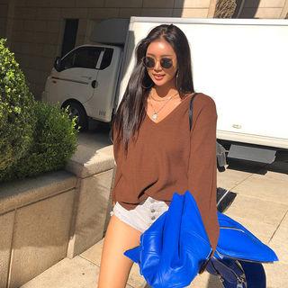 Exclusive V-neck Sweater In 6 Colors
