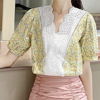 Eyelet Lace Panel Floral Short-sleeve Blouse