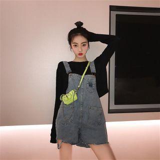 Long-sleeve T-shirt / Distressed Denim Pinafore Shorts