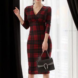 Long-sleeve V-neck Plaid Dress