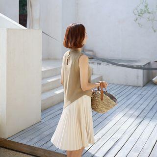 Set: Diagonal-hem Knit Top + Accordion-pleat Skirt