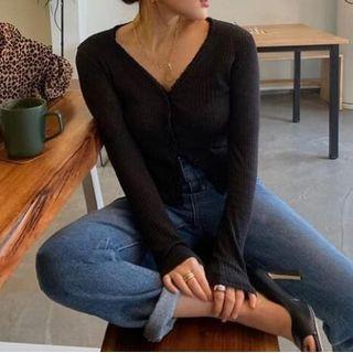 Long Sleeve V-neck Lace Trim Crop Top