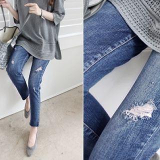 Distressed Frey-hem Jeans