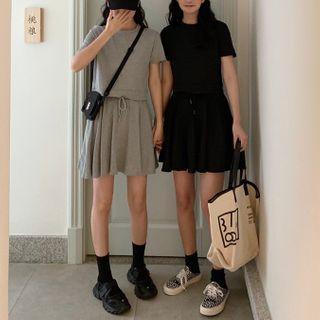 Set: Short Sleeve T-shirt + Mini Skirt