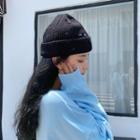 Retro Color Panel Ripped Knit Hat