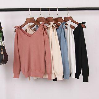 V-neck Cold Shoulder Knit Top