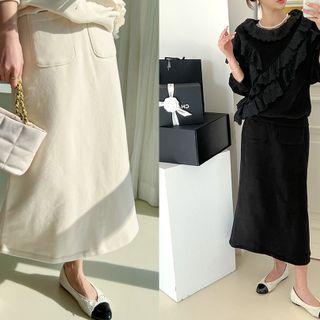 Napped Dual-pocket Long Skirt