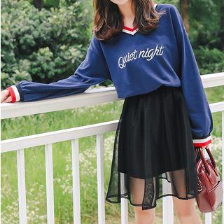 V-neck Letter Sweatshirt