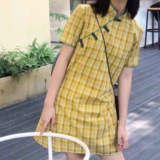 Short-sleeve Plaid Mini Qipao Yellow - One Size
