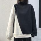 Turtleneck Two-tone Sweatshirt Black & Off White - One Size