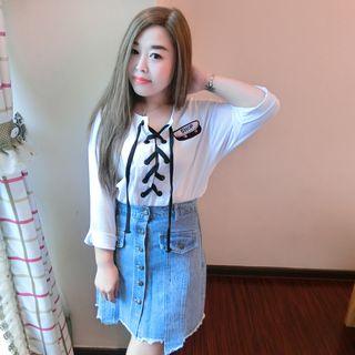 Lace-up 3/4-sleeve Blouse