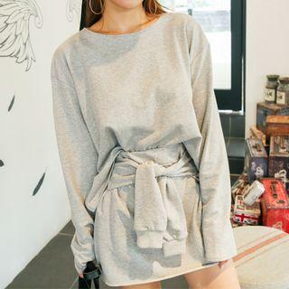 Set: Round-neck Slit-hem Top + Tie-waist Mini Skirt