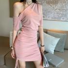Plain One Shoulder Short-sleeve Slim-fit Dress