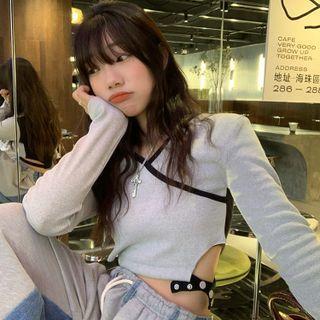Long-sleeve Contrast Trim Cutout-waist Crop Top Gray - One Size