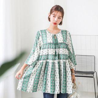 Tassel-neck Patterned Empire Top