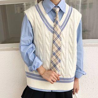 Shirt With Plaid Tie / Cable Knit V-neck Vest