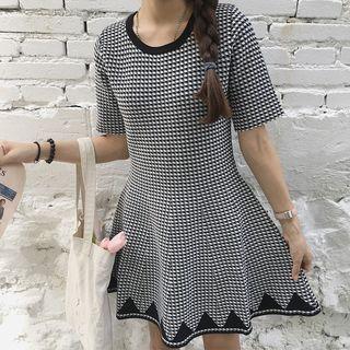 Houndstooth Short Sleeve Knit Dress
