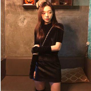 Velvet Short-sleeve T-shirt With Arm Sleeve - Black - One Size
