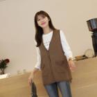 Pocket-detail Slit-side Knit Vest