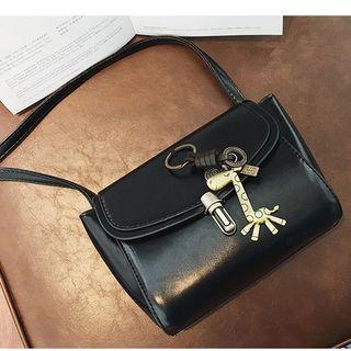 Giraffe Pendant Shoulder Bag