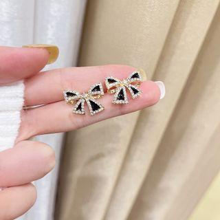 Cat Pom Pom Stud Earring / Clip-on Earring