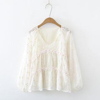 V-neck Floral Embroidered Lace Blouse Off-white - One Size