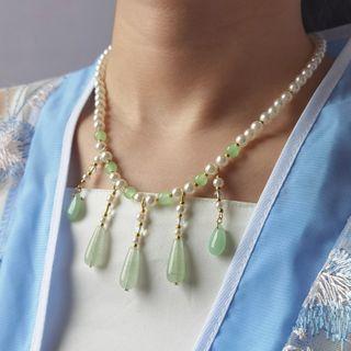 Beaded Necklace Q19 - 1 Piece - One Size