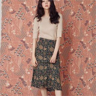 Zip-back Patterned Midi Skirt