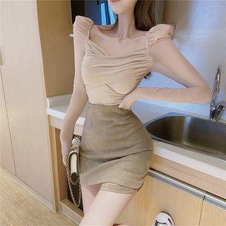 Puff-sleeve Square-neck T-shirt / High-waist Mini Skirt