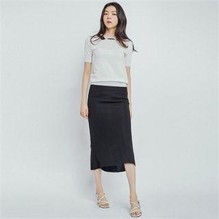 Dip-back Knit Skirt