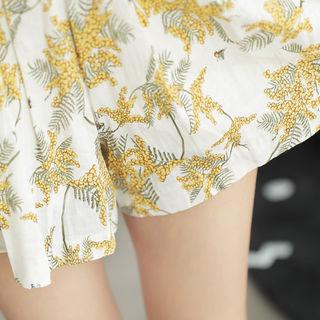 Elastic-waisted Patterned Pleated Shorts
