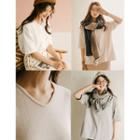 V-neck Boxy T-shirt
