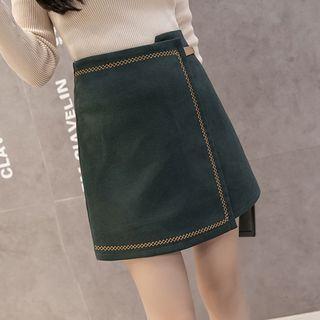 Asymmetric Contrast Trim Skirt