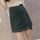 Asymmetric Contrast Trim Skirt