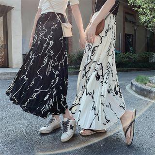 Plain Short-sleeve T-shirt / Patterned Chiffon Midi A-line Skirt