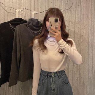 Mock-turtleneck Long-sleeve Chained T-shirt