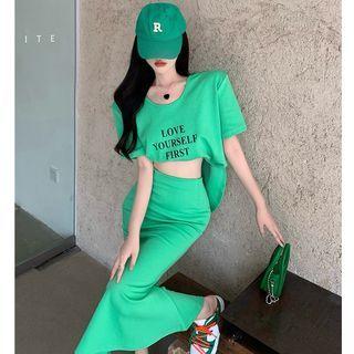 Lettering Loose T-shirt / High-waist Mermaid Midi Skirt