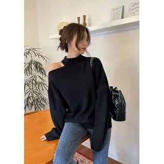 Asymmetric Cutaway-shoulder Sweater