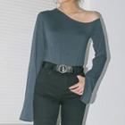 One-shoulder Long-sleeve T-shirt