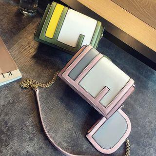 Set : Colour Block Chained Shoulder Bag + Zip Pouch