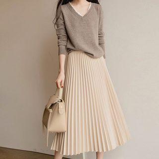 Set: Knit Top + Pleated A-line Skirt