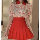 Short-sleeve Rose Printed Top / Pleated Mini Skirt