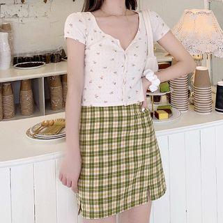 Short-sleeve Button T-shirt / Plaid Mini Fitted Skirt