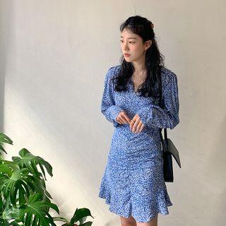 V-neck Ruched Floral Dress