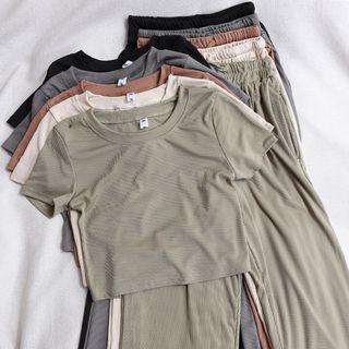 Set: Short-sleeve Open-back Cropped T-shirt + Wide Leg Pants