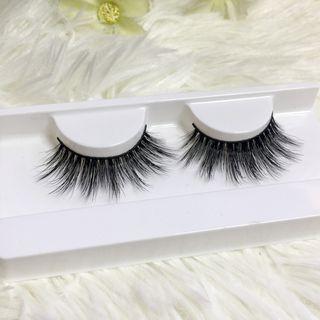 False Eyelashes (15 - 20 Mm)  - One Size