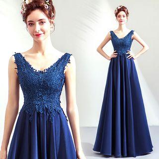 Sleeveless V-neck Crochet Evening Gown