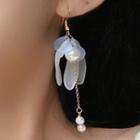 Petal Asymmetrical Faux Pearl Dangle Earring 1 Pair - Blue & White - One Size