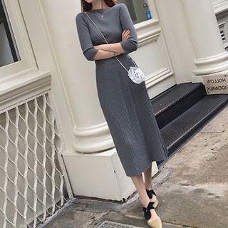Set: 3/4-sleeve Top + Pleated Midi Knit Skirt